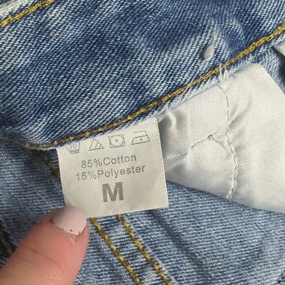 Wear Jeans Distressed Mid Wash High Rise Cut Off Jeans Shorts Size Medium - Picture 6 of 7